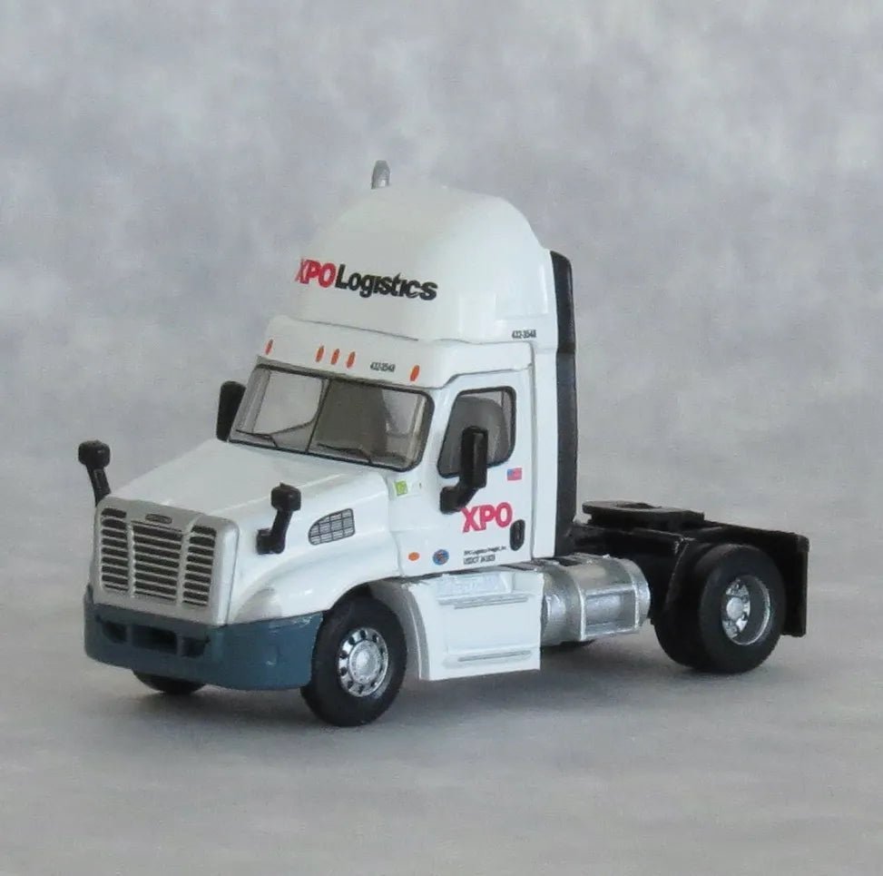 Trainworx 42591 - 01 N, Freightliner LTL Trucks, XPO Cab, 4323548 - House of Trains