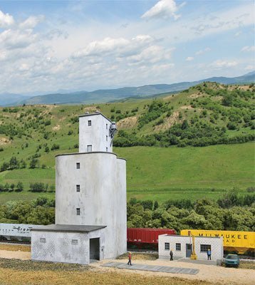 Walthers 933 - 3860 N, Prairie CO - OP Elevator, Molded in White Light Grey and Clear Plastic - House of Trains