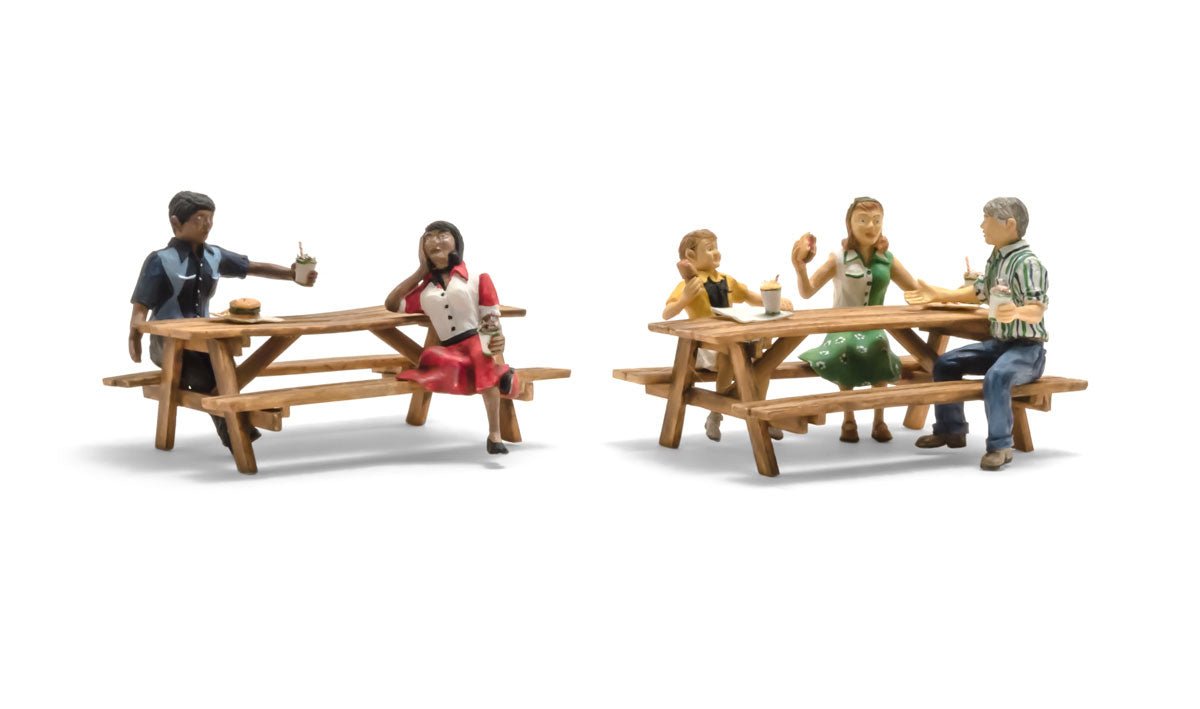 Woodland Scenic Accents 2214 N, Outdoor Dining, 2 pieces - House of Trains
