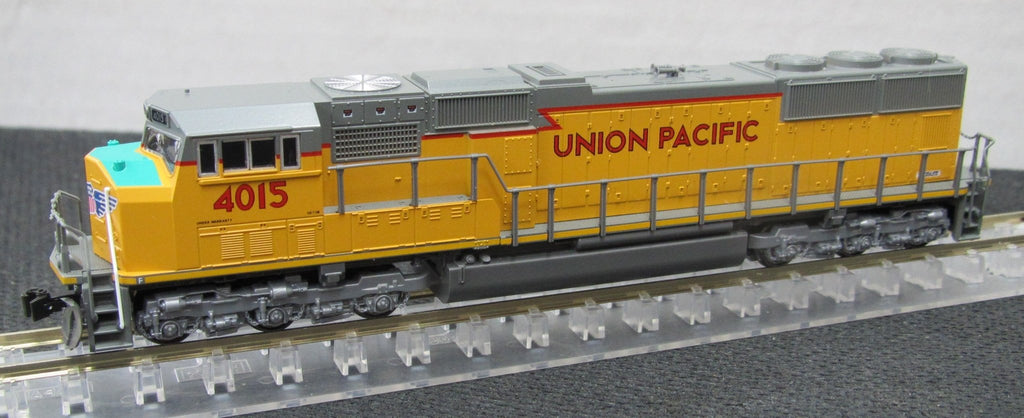 Kato 176-4015 N SD70M, DCC Ready, Flat Radiator, Excursion Version, Union  Pacific, UP, 4015