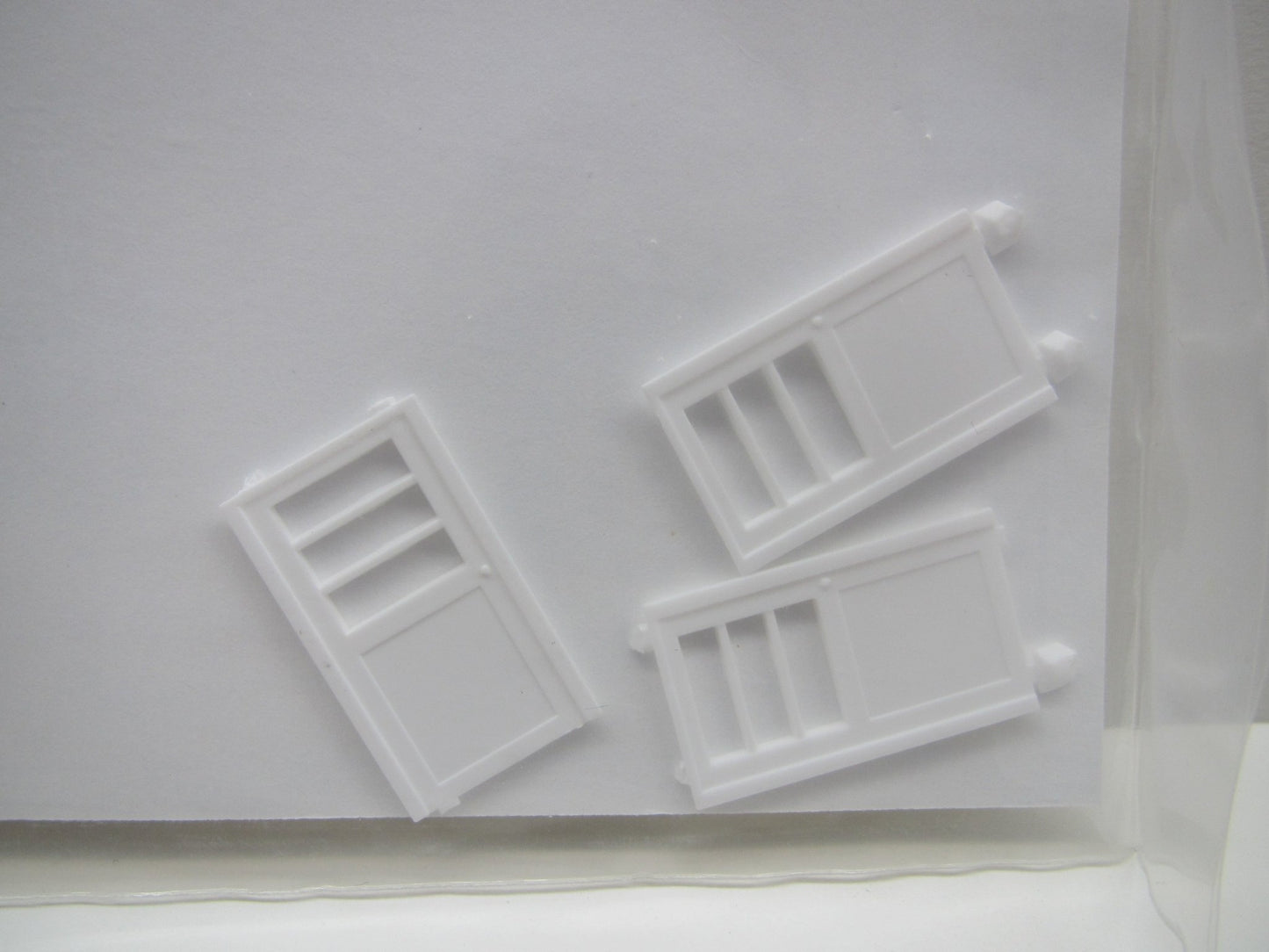 Pikestuff 541-1104 HO Personal Door with Window (3 each) - House of Trains