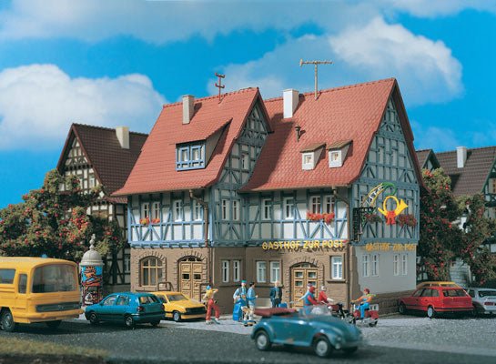 Vollmer 3637 HO Village Inn - House of Trains