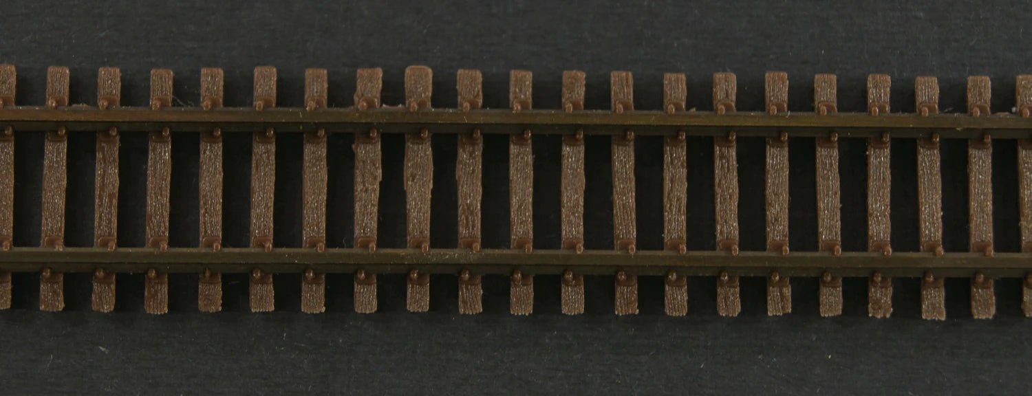 Micro Engineering 12 - 126 N Code 40 Weathered Flex Track Wood Ties, 6 sections per bundle - House of Trains