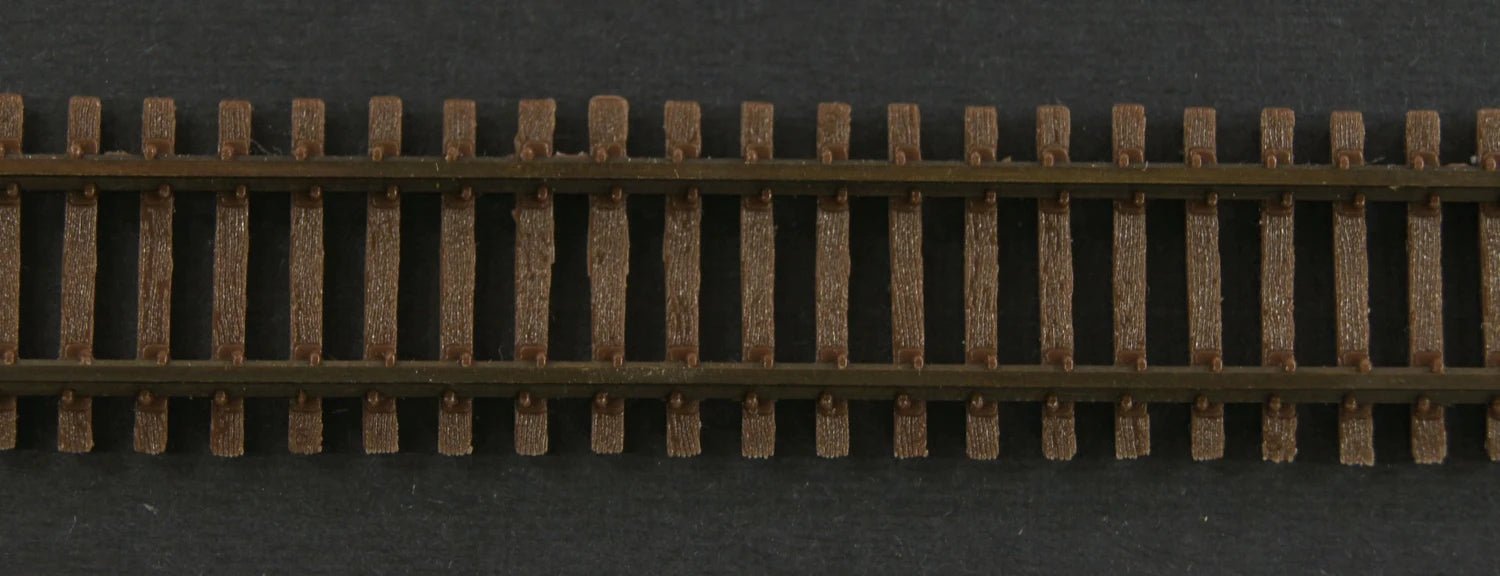 Micro Engineering 12 - 126 N Code 40 Weathered Flex Track Wood Ties, 6 sections per bundle - House of Trains