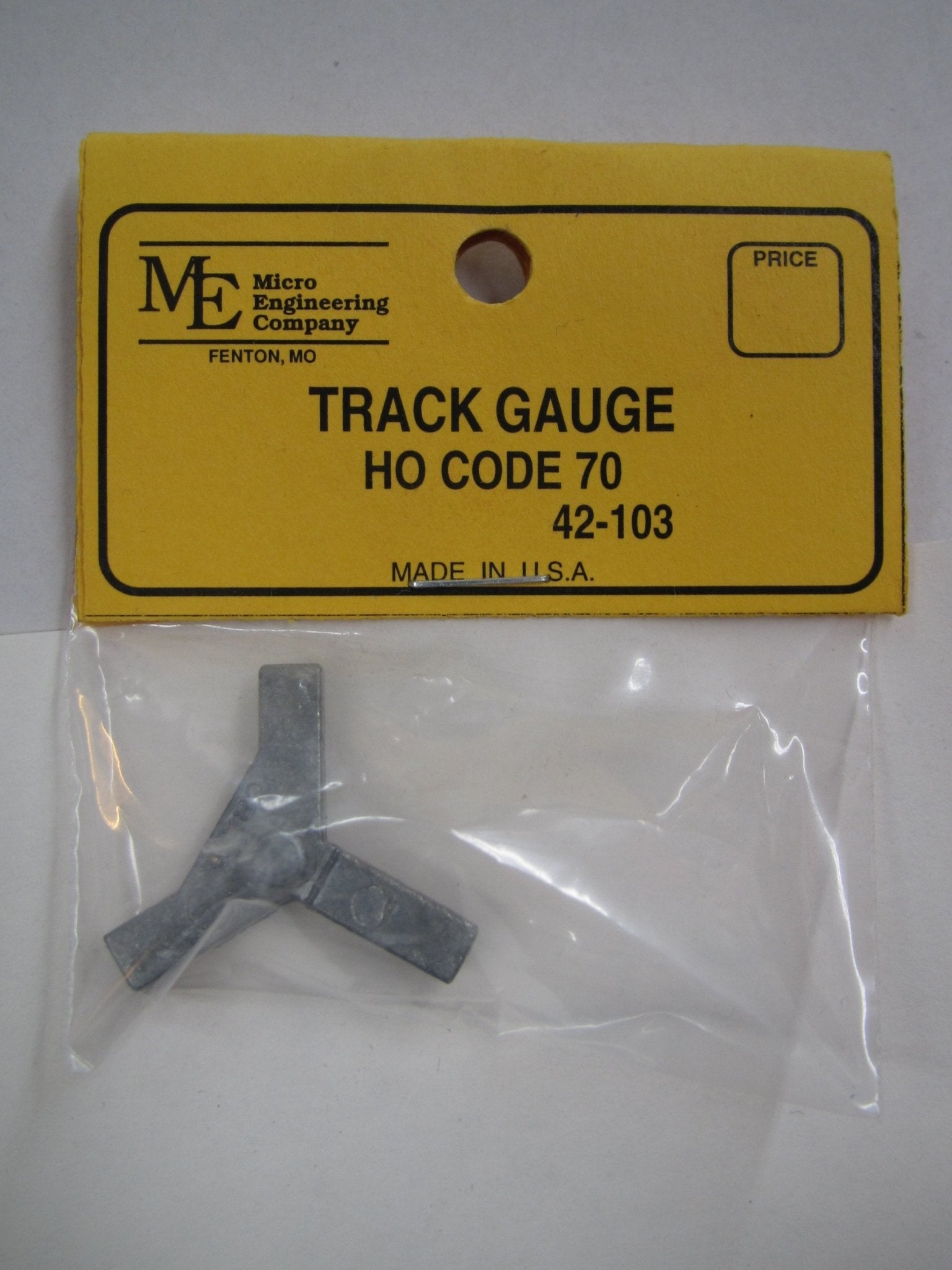 Micro Engineering 42 - 103 HO Code 70 Track Gauge Metal 3 Point - House of Trains