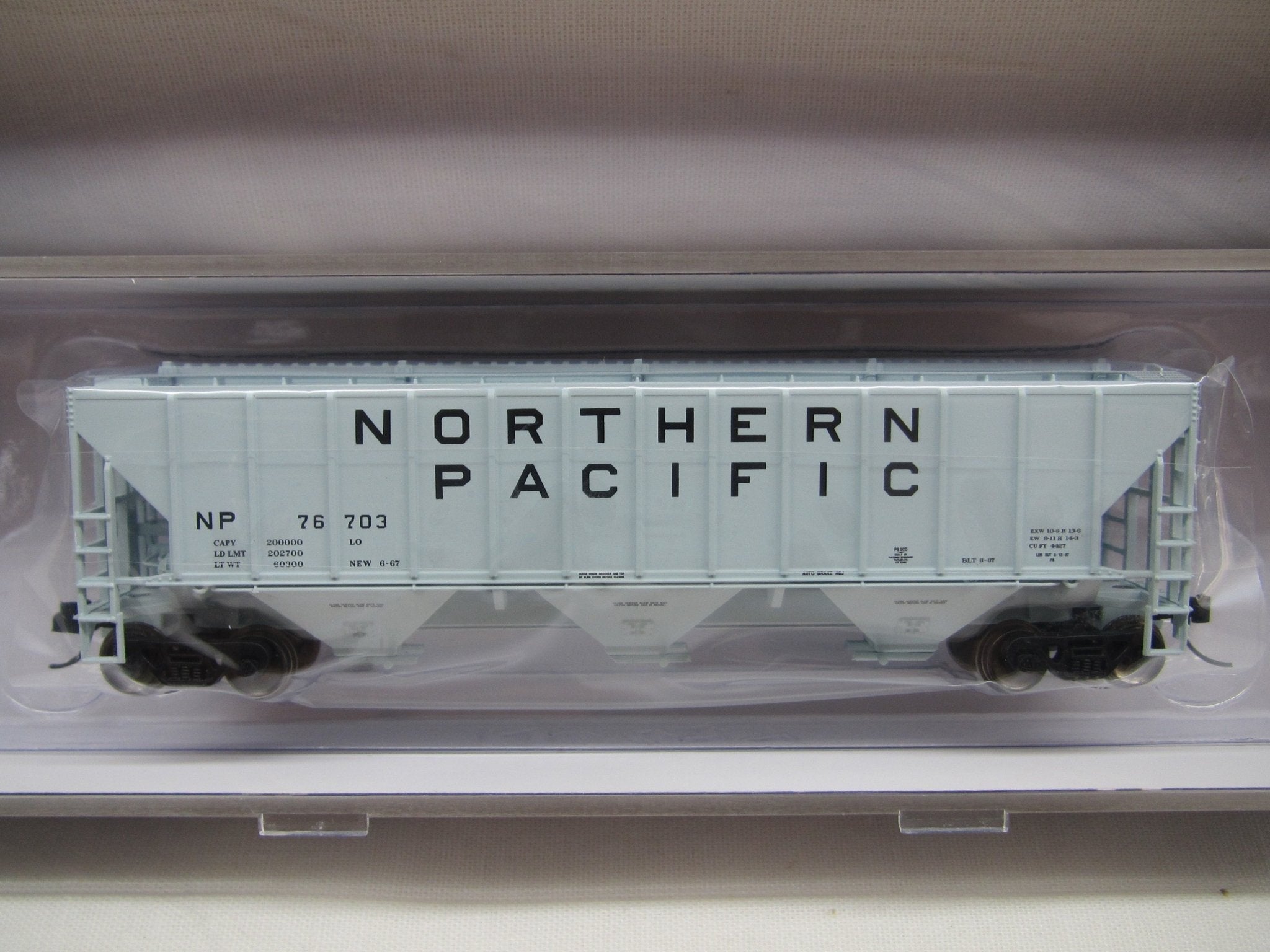 Trainworx 24433-02 N, PS2CD 4427 Covered Hopper, Northern Pacific, NP ...