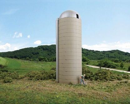 Walthers Cornerstone 933 - 3332 HO Concrete - Style Silo, Plastic Model Kit - House of Trains