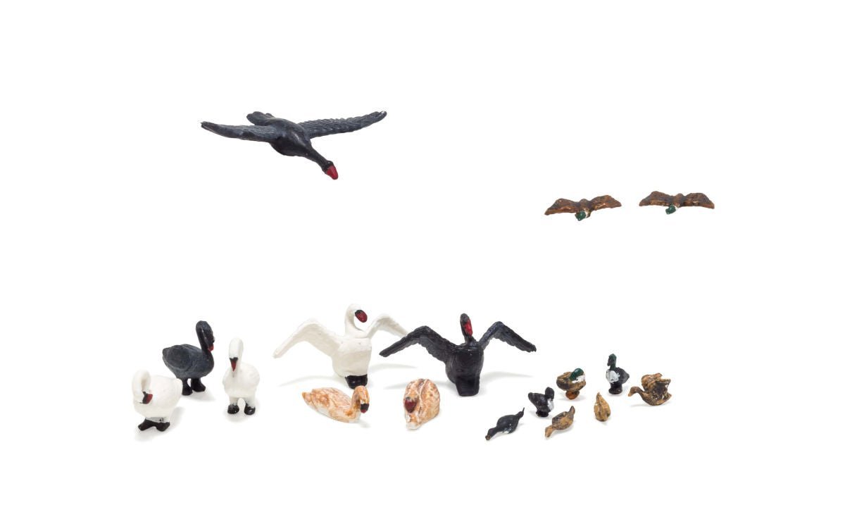 Woodland Scenics 1969 HO Ducks and Swans, 17 pieces - House of Trains