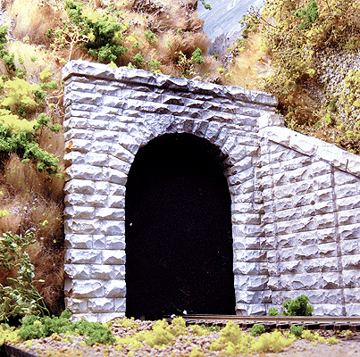 Chooch 8340 HO Cut Stone Tunnel Portal, Single Track - House of Trains